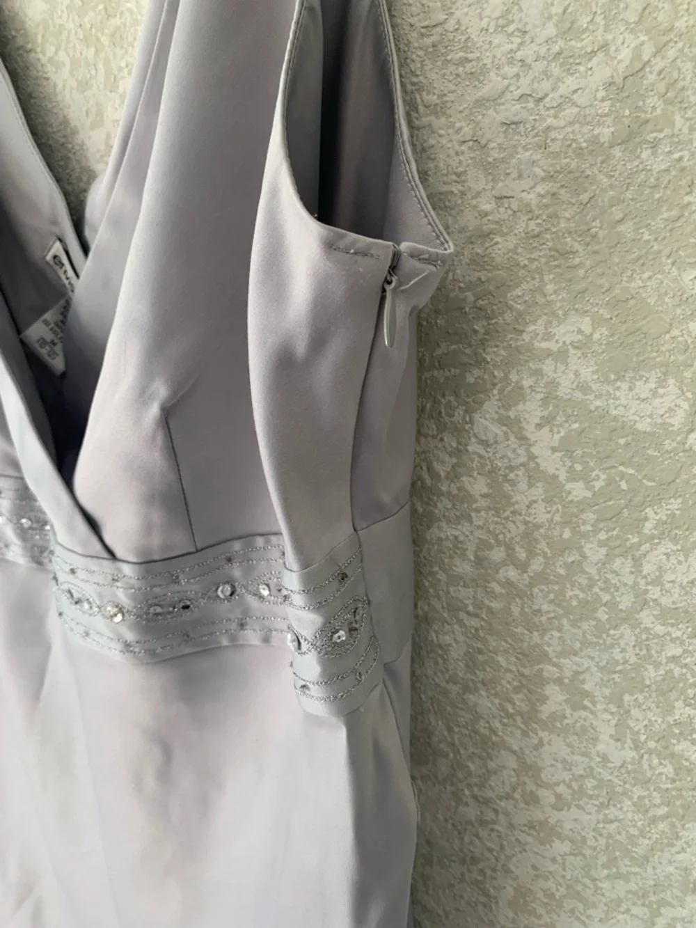 Envision Studio sleeveless neck